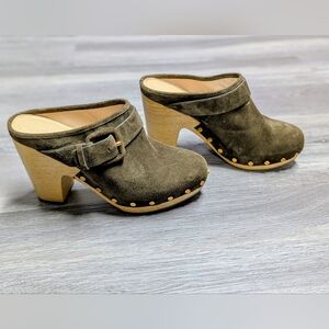 Veronica Beard Dacey Suede Buckle Clog Size 8M Military Green